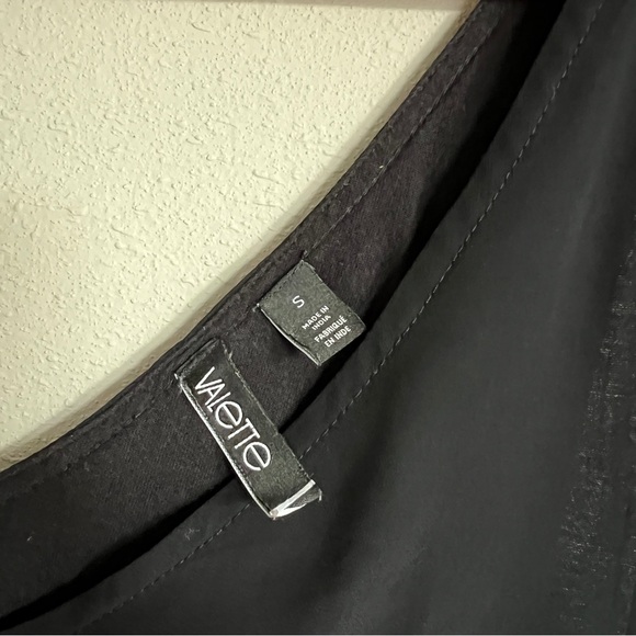 Valette Black V-Neck Top - Picture 4 of 7